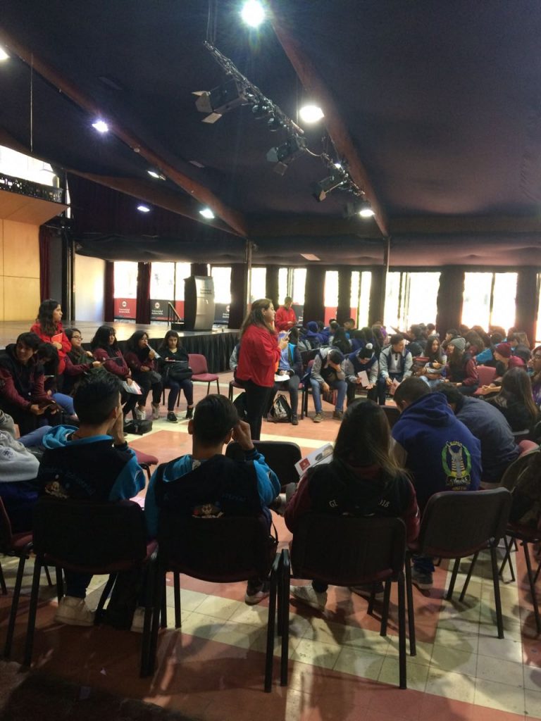 Explora UNAB: Colegio San Andrés de Colina visitan campus