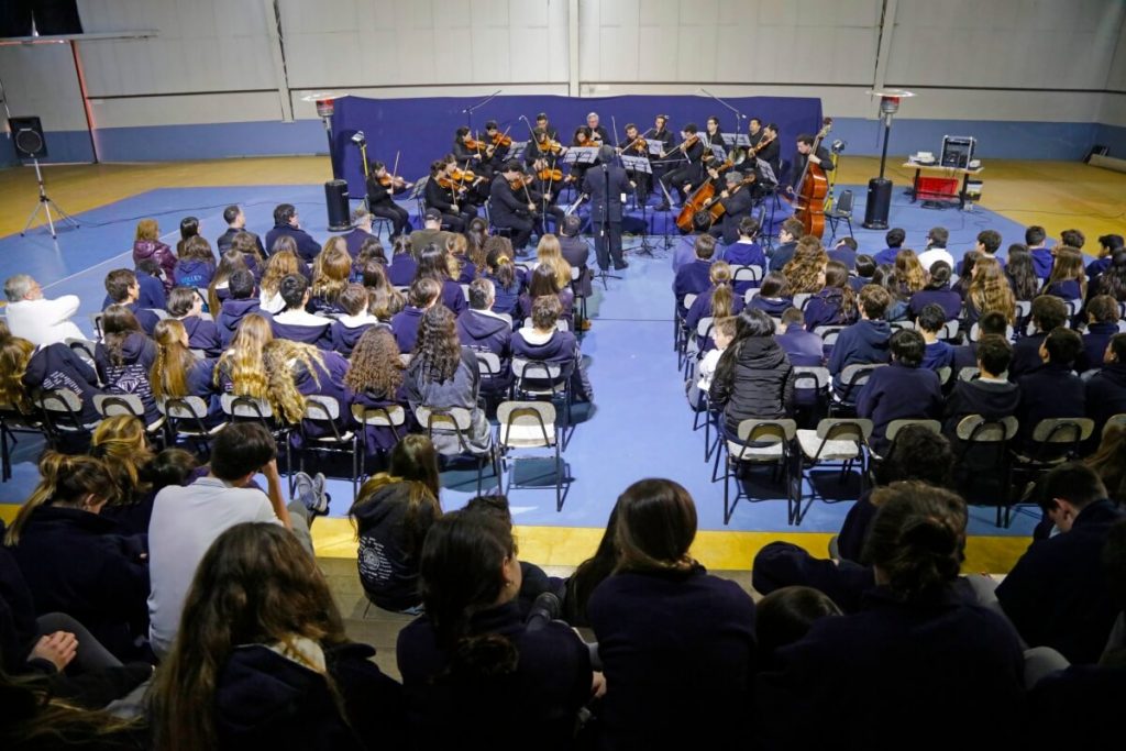 Camerata UNAB se presenta en The Newland School