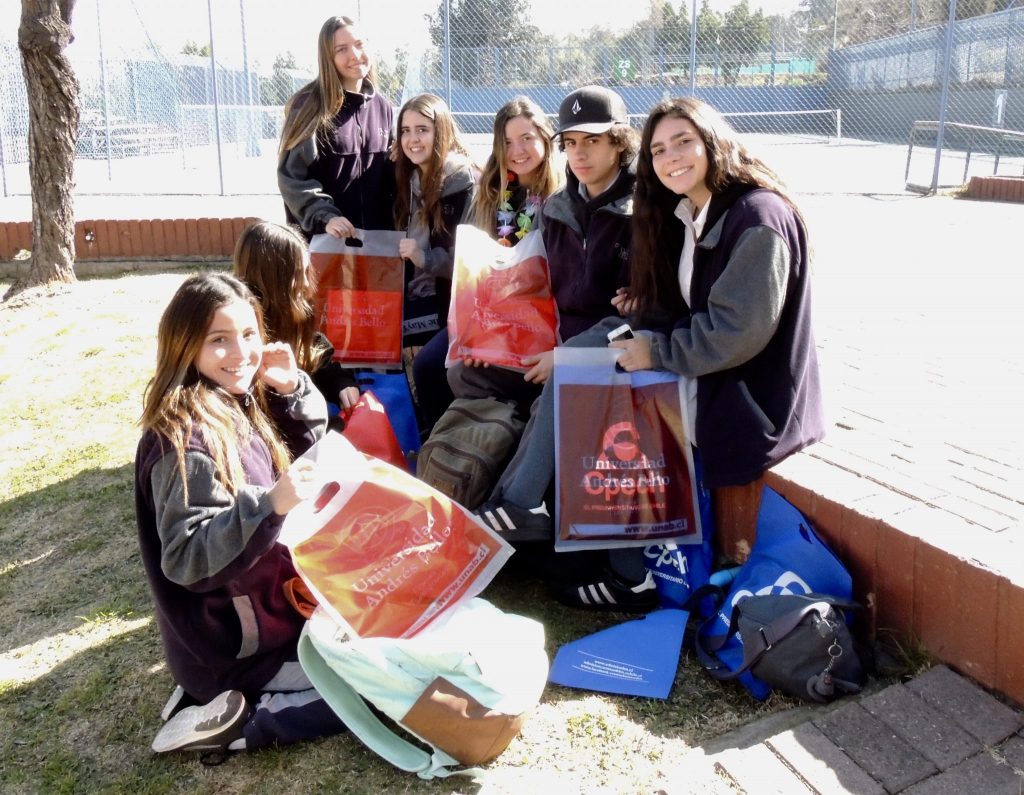 Feria G9: UNAB participa en Mayflower School