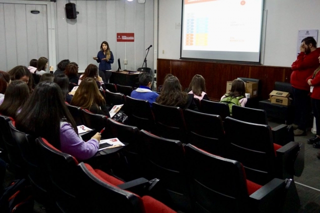 Colegio San Juan Bautista en visita Casona de Las Condes