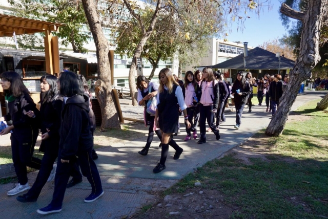 Colegio San Juan Bautista en visita Casona de Las Condes