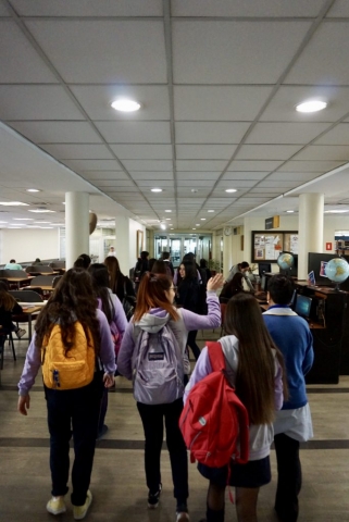 Colegio San Juan Bautista en visita Casona de Las Condes