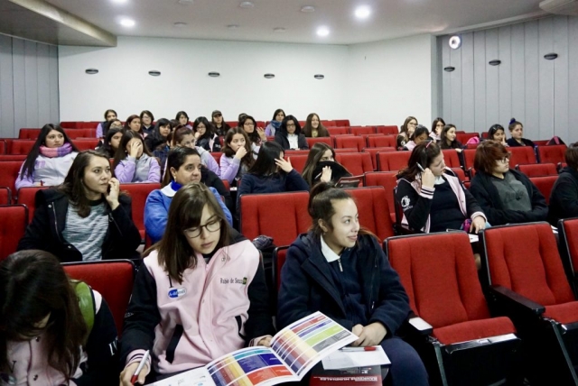 Colegio San Juan Bautista en visita Casona de Las Condes