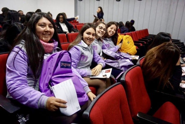 Colegio San Juan Bautista en visita Casona de Las Condes