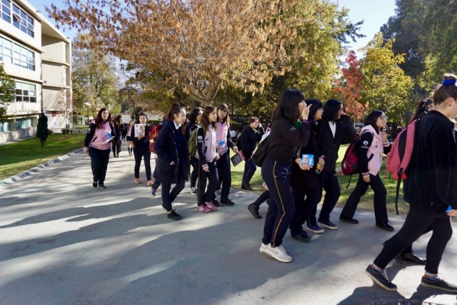 Colegio San Juan Bautista en visita Casona de Las Condes