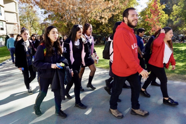 Colegio San Juan Bautista en visita Casona de Las Condes