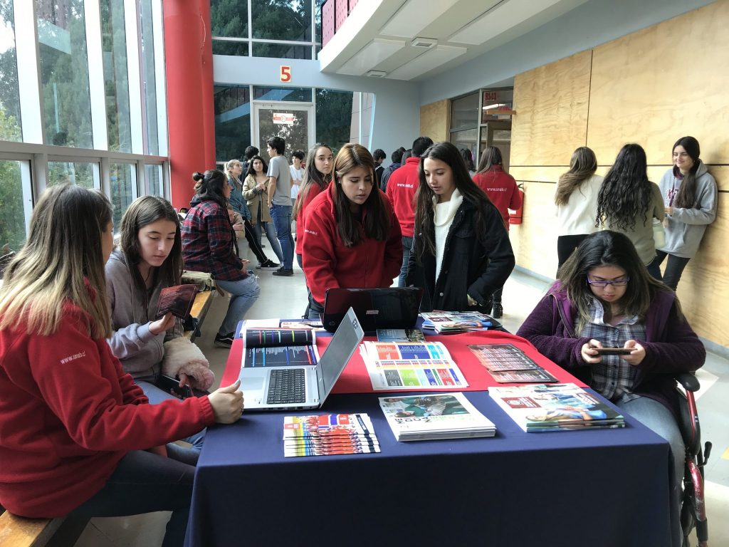 Unab Participa en Semana Vocacional del Colegio Alemán de Concepción