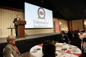 UNAB presentó servicios académicos y vocacionales