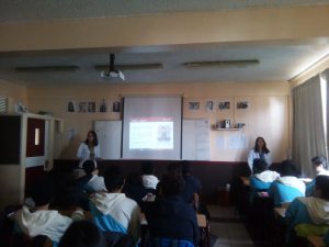 UNAB realiza charla en Colegio Santa Sabina