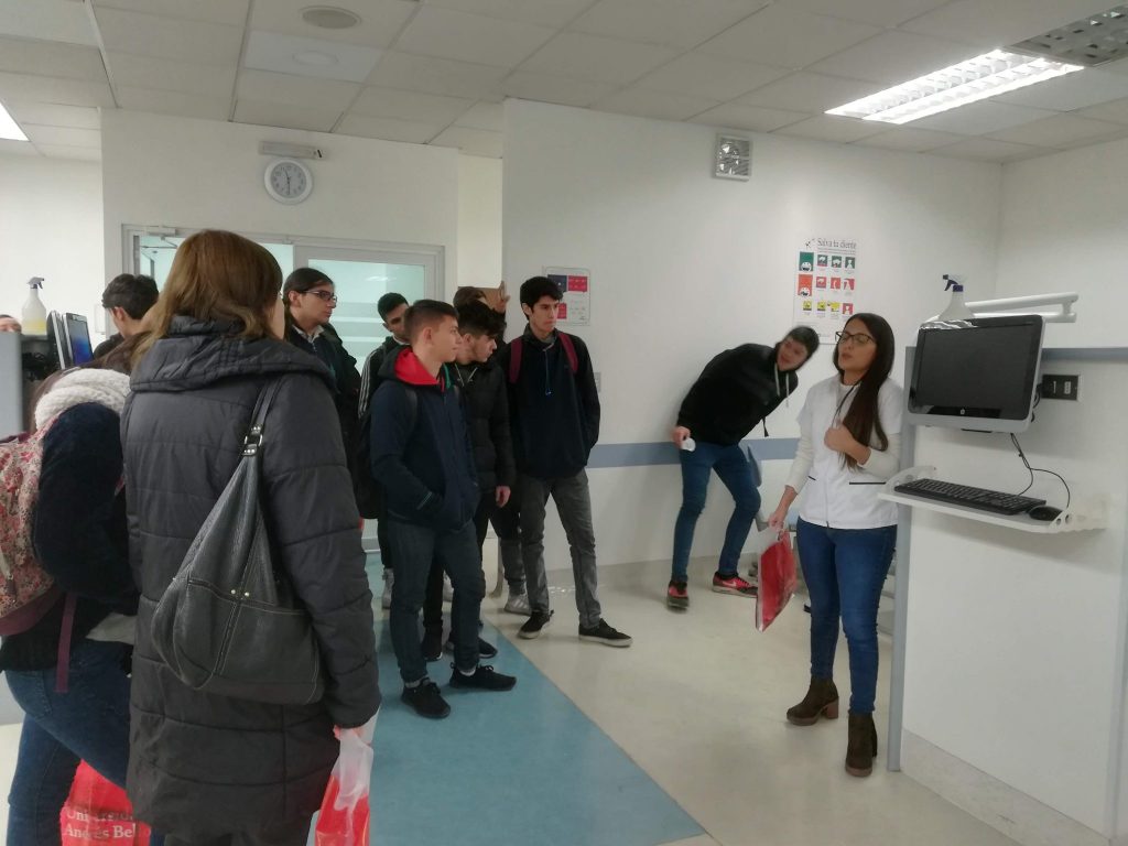 Visitas Explora: Colegio Santa Gema visita la UNAB