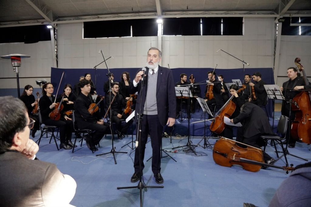 Camerata UNAB se presenta en The Newland School