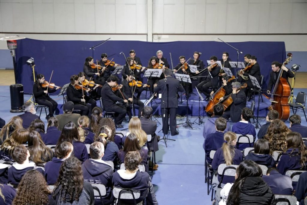 Camerata UNAB se presenta en The Newland School